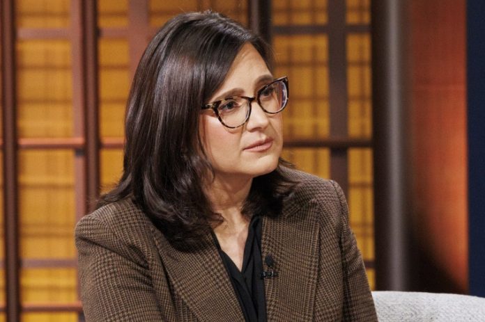 CBS News editor-in-chief Bari Weiss on Thursday replaced Tanya Simon, the executive producer of the network’s flagship newsmagazine “60 Minutes,” with a technology journalist who has never worked in television news.
Nick Bilton, a documentarian and former New York Times technology columnist, will take over for Simon when the show returns for a 59th season in the fall, CBS News leaders announced.
The moves are part of Weiss’ sweeping shake-up of the storied program, created by the legendary producer Don Hewitt.
CBS News has also cut ties with “60 Minutes” correspondent Cecilia Vega, who joined the show in 2023, according to a source familiar with the matter.
Sharyn Alfonsi, another “60 Minutes” correspondent, told the Times this week<strong> </strong>that CBS News had not renewed her contract. CBS News and Alfonsi did not respond to multiple requests for comment on the status of her deal.
Alfonsi clashed with Weiss late last year over the last-minute postponement of her segment about the Trump administration deporting Venezuelan men to a notorious prison in El Salvador.
Alfonsi said the delay was “not an editorial decision” but a “political one.” Weiss said she held the story “because it was not ready.” It ultimately aired in January.
Weiss — who also had no TV news experience when she was hired last fall — said in a statement that Bilton was “one of the most entrepreneurial journalists of our time and the perfect leader for one of the most entrepreneurial news brands of all time.”
Bari Weiss, CBS News’ editor-in-chief.Michele Crowe / CBS via Getty Images file
“We have huge ambition for ‘60 Minutes’ to reach new heights through deep, revelatory journalism that breaks news, exposes wrongdoing, widens public understanding and forces accountability from every institution and every center of power,” Weiss added.
In a letter to “60 Minutes” staff Thursday, Bilton introduced himself and said in part: “I’m here to lead this show, not preserve it under glass. That means honoring what works and being honest about what doesn’t. I have a notebook full of ideas.”
“Some are about the show itself. Some are about the next generation of correspondents. Some are about the strange fact that we produce one extraordinary hour for one night a week in a world that consumes content around the clock,” he added.
In a statement shared with NBC News, Simon acknowledged that “leadership has decided it is time for a new chapter.”
“I want to be unequivocally clear about one thing: it has been an immense privilege to lead this broadcast, and I could not be prouder of what we have built, fought for, and delivered together over the last year,” Simon added.
“60 Minutes” has faced intense criticism from President Donald Trump, who sued CBS before the 2024 election over an interview with former Vice President Kamala Harris that he claimed had been deceptively edited. CBS vehemently denied that claim. Paramount eventually settled the suit for $16 million.
Bilton’s reporting has appeared in the Times and Vanity Fair. In recent years, Bilton produced documentaries about business and technology for Netflix and HBO, including a film about disgraced Theranos founder Elizabeth Holmes.
Weiss is a former opinion writer and editor at the Times who launched the website The Free Press in 2021. Paramount Skydance, which owns CBS, acquired The Free Press when it hired her.
She has overseen a wave of big-picture changes at CBS News since she was hired in October, including tapping Tony Dokoupil as anchor of “CBS Evening News.”
The departures of Vega and Alfonsi came after CNN primetime anchor Anderson Cooper announced he was leaving the series following a 20-year run as a correspondent.
In a farewell message this month, Cooper said in part: “The independence of ‘60 Minutes’ has been critical, and I think the trust it has with viewers is critical to the success of ‘60 Minutes.’”